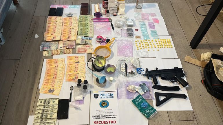 Desmantelan banda que cocinaba “cocaína rosa” y otras drogas sintéticas