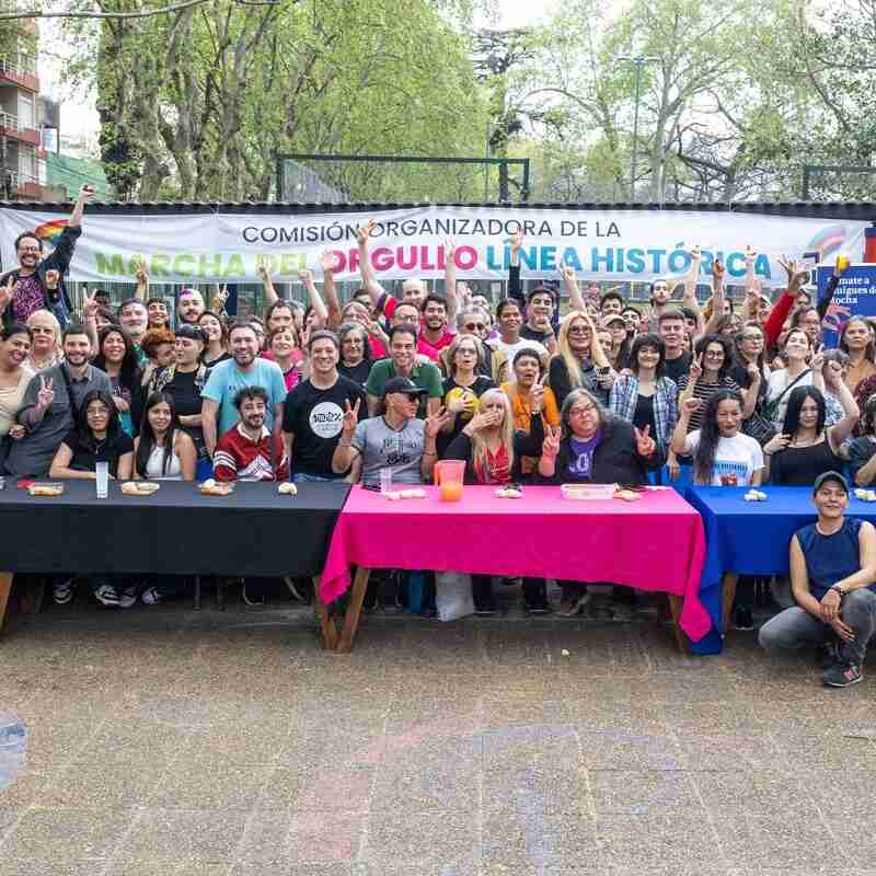 Balvanera: Olla Popular por el orgullo, contra el hambre y el odio en la Plaza Velasco Ibarra