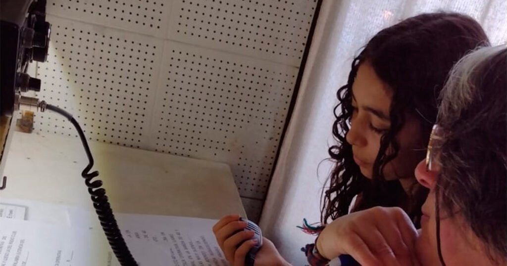 Los chicos se suman a la radioafición: el futuro está en manos jóvenes