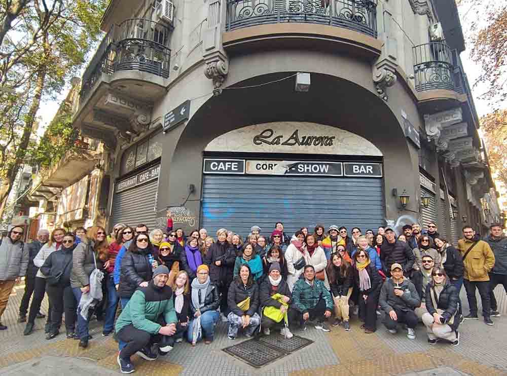 Caminata y charla en el Bar Roma para presentar el proyecto de Ley de vecinos para ampliar el Área de Protección Histórica del Abasto