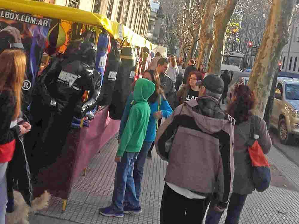 Nueva Feria de Productores en Movimiento Almagro en la plazoleta de Medrano y Mitre
