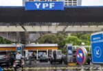 Anuncian que YPF reduce el precio de las naftas 1% y el gas oil 2%