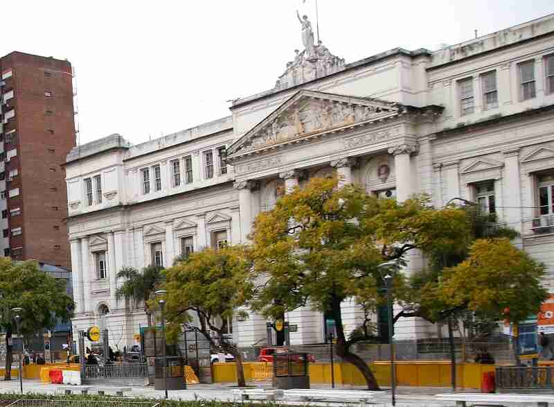 Tercer Evento Internacional León Trotsky con sede en la FCE de la UBA en Balvanera