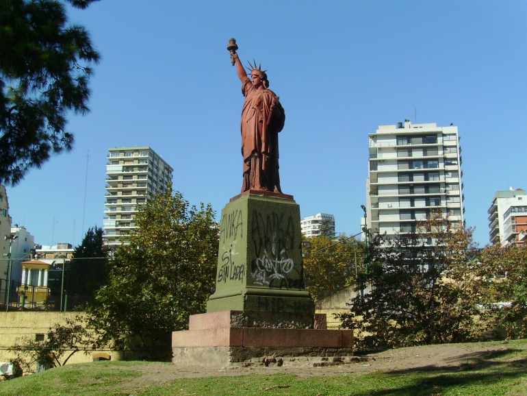 La Estatua de la Libertad original esta en Belgrano