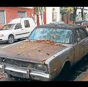 La Comuna 8 encabeza el ranking de zonas con mas autos abandonados