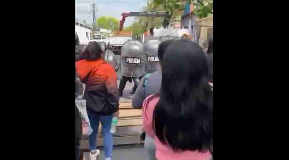 El MTE denunció que la Policía de la Ciudad reprimió a vendedores ambulantes y trabajadores de los predios feriales