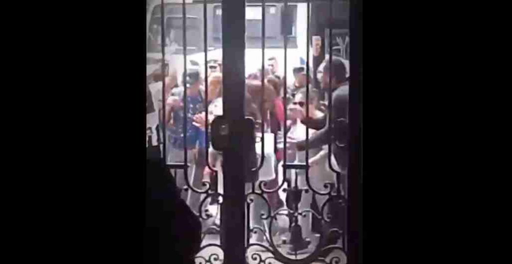 Once: denuncian un escrache de vendedores ambulantes a la casa de una integrante de Buenos Vecinos BA