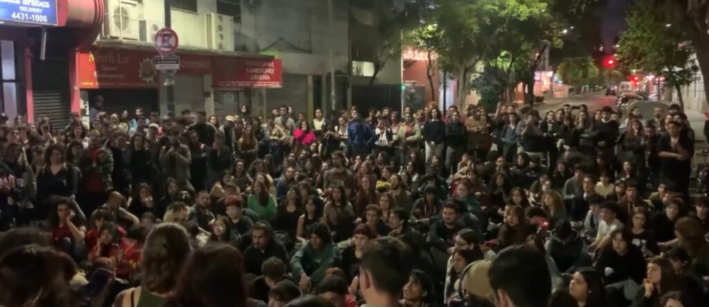 Estudiantes tomaron las Facultades de Psicología y Filosofía y Letras: marchan el miércoles al Congreso contra el veto al financiamiento universitario