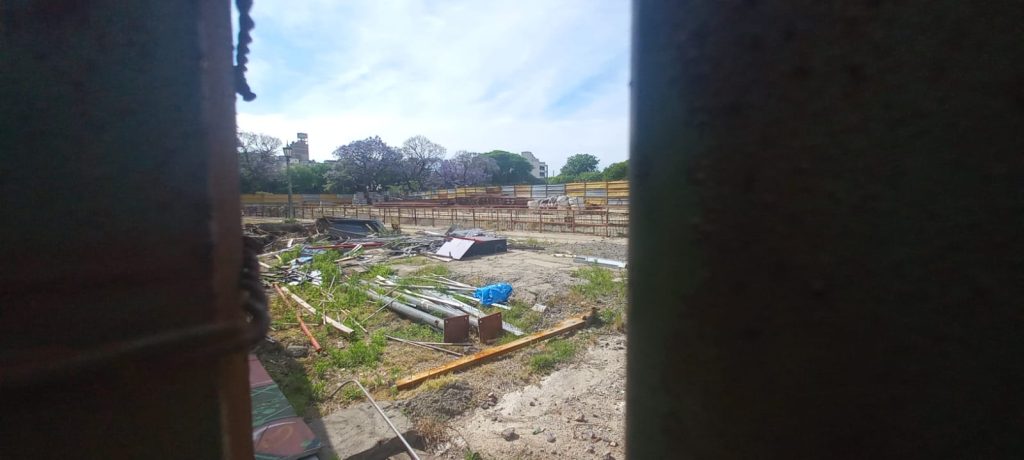 Parque Patricios: vecinos reportan que removieron el obrador del Parque Uriburu