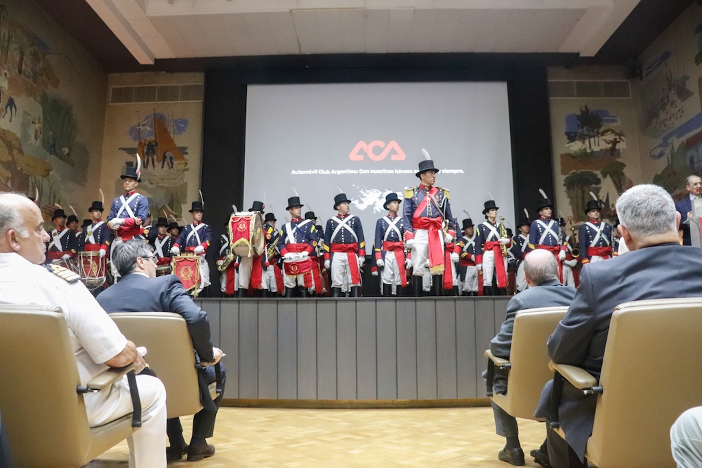 Emotivo homenaje a los Veteranos de Malvinas en el Automóvil Club Argentino en el Día de la Soberanía Nacional