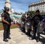 La Policía de la Ciudad impidió armar un gazebo e incautó plantas en Plaza Congreso durante la Marcha Nacional de la Marihuana