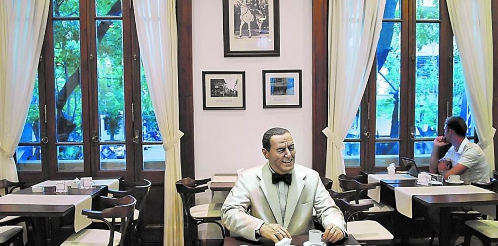 Recoleta: Un Café con Perón, espacio de gastronomía y coleccionismo justicialista, fue homenajeado como Sitio de Interés Cultural