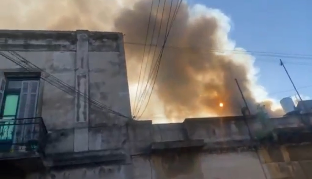 La Boca: se incendió un conventillo, evacuaron a todos sus habitantes y hubo tres hospitalizados