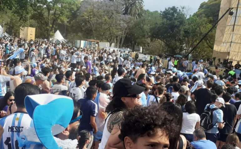 Proyecto de ley en CABA para prohibir el ingreso a los estadios de los deudores alimentarios