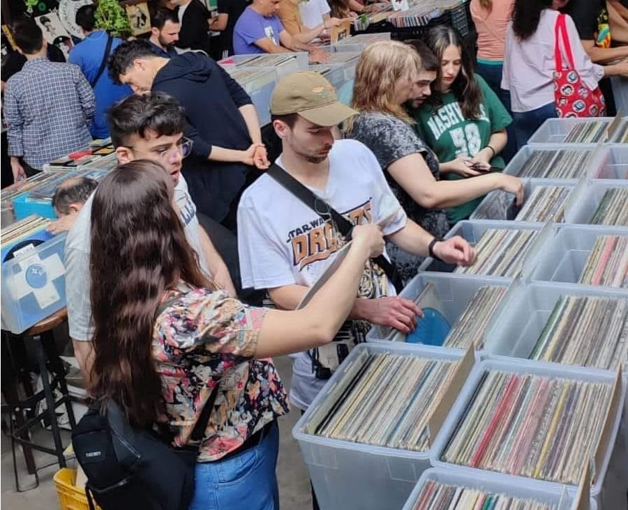 Feria de vinilos en comercios gastronómicos de Villa Crespo y Caballito