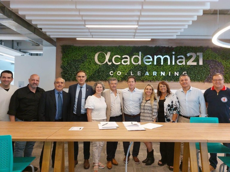 FAC y Universidad Siglo XXI firman convenio de cooperación en salud