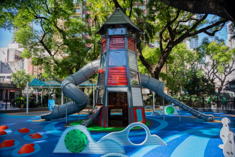 El patio de juegos de Plaza Sobral fue renovado íntegramente