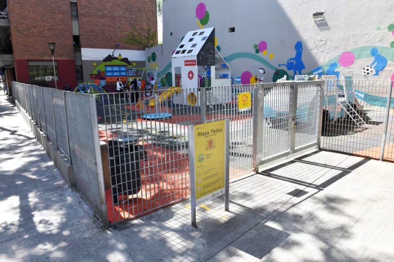 Mudarán un patio de juegos de una esquina del barrio de Palermo