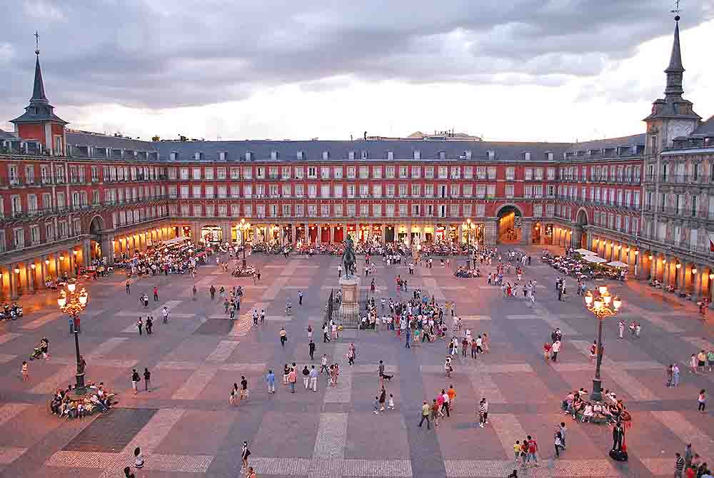 Las plazas históricas más fascinantes de Europa