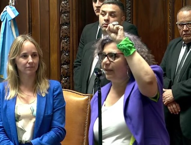 Andrea D’Atri asumió la banca de Celeste Fierro del Frente de Izquierda en la Legislatura porteña