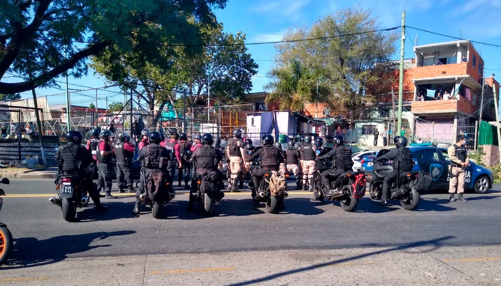 Barracas: un adolescente muerto y tres heridos tras un tiroteo en Zavaleta