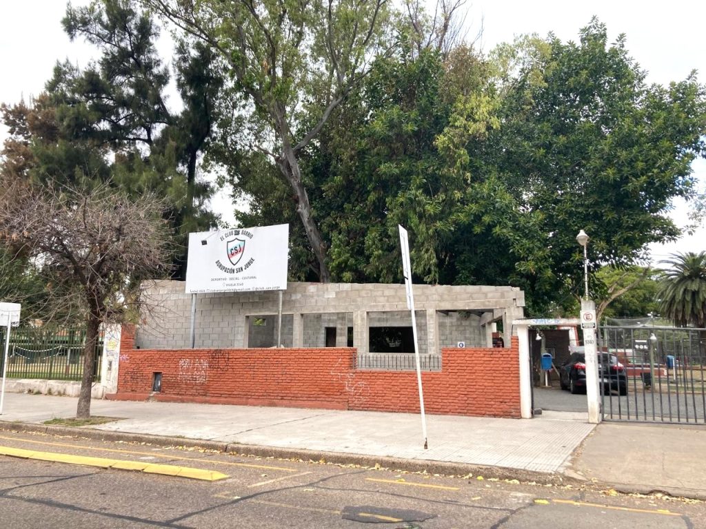 Votan la primera lectura de la nueva Ley para renovar la concesión del Club San Jorge en el Parque Saavedra