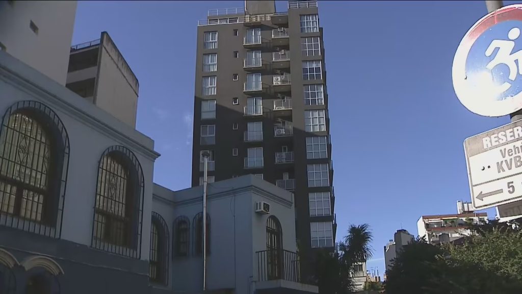 Palermo: 20 departamentos de lujo en un complejo de Las Cañitas se colgaban de la luz