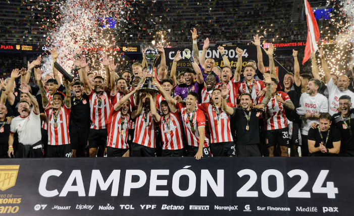 Estudiantes es el campeón del Trofeo de Campeones 2024