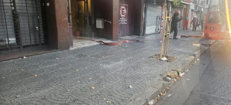 La Paternal: Incendio en un edificio y dos personas asistidas