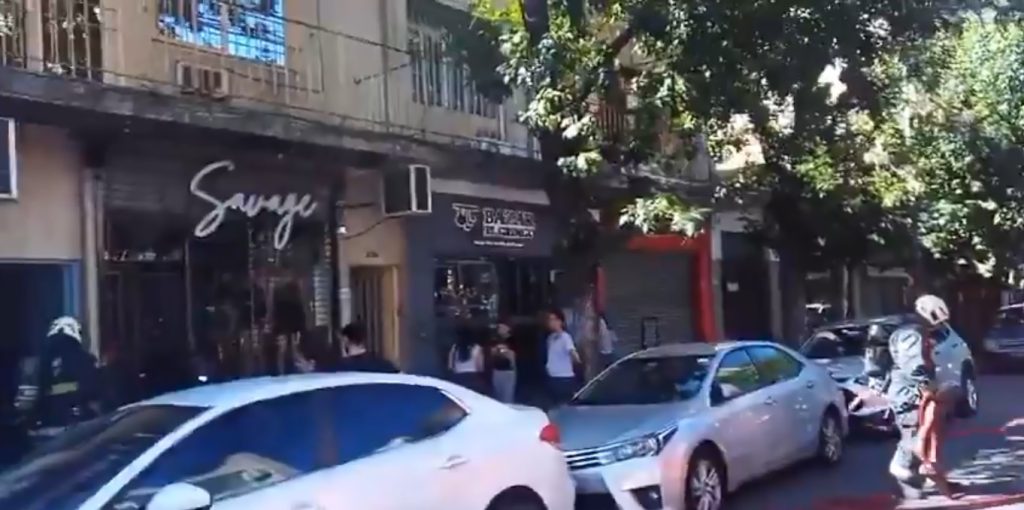 Villa del Parque: cuatro personas asistidas tras un incendio en un taller textil
