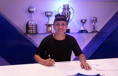 Primeros contratos en el futbol femenino de Vélez Sarsfield