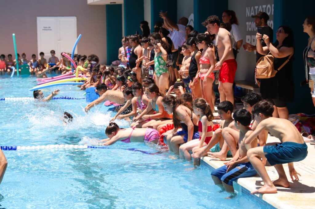 Inauguran una piscina semiolímpica en el Polideportivo José Mármol de Piñeiro