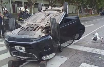 Conductora alcoholizada volcó en Lisandro de la Torre y Roca