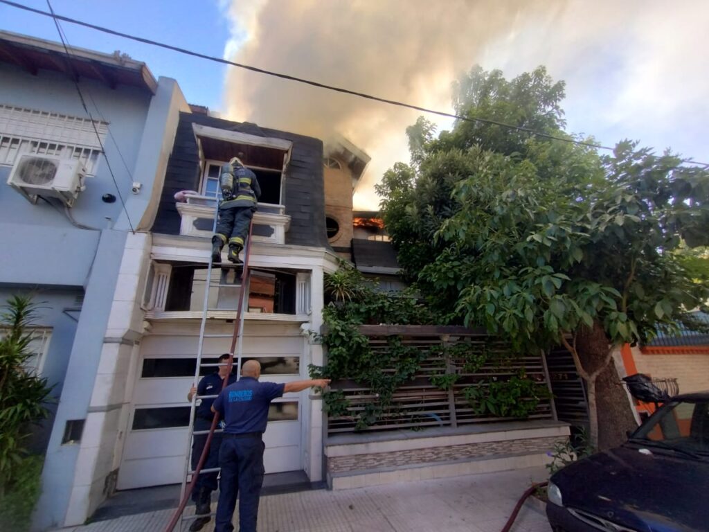Monte Castro: dos personas asistidas tras un incendio en una vivienda