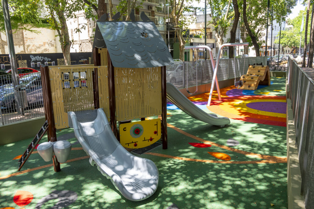 El GCBA renovó la Plazoleta William C. Morris de Palermo