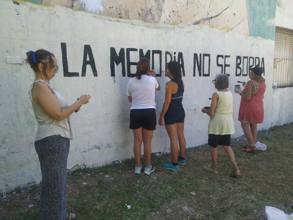 “La memoria no se borra”: nuevo mural en la Plaza Madres del Pañuelo Blanco en Saavedra