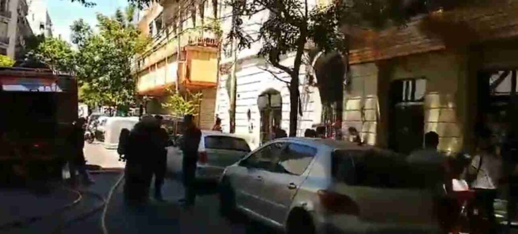 Balvanera: incendio en un hotel de Mitre al 1900, un hospitalizado