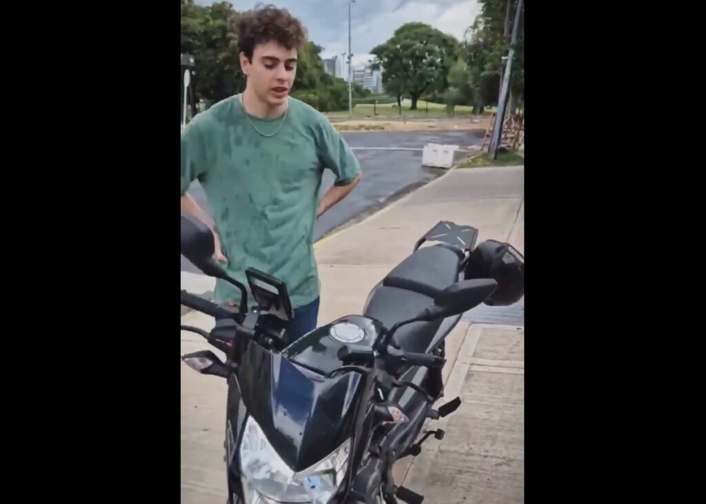 Piden cambios al Código de Tránsito porteño ante la multa al motociclista de aplicación que llevaba una pasajera con alcoholemia positiva