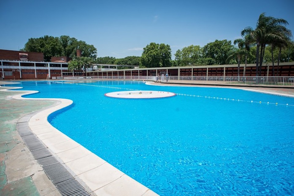 Abrió la pileta pública del Parque Sarmiento: días, horarios y precios
