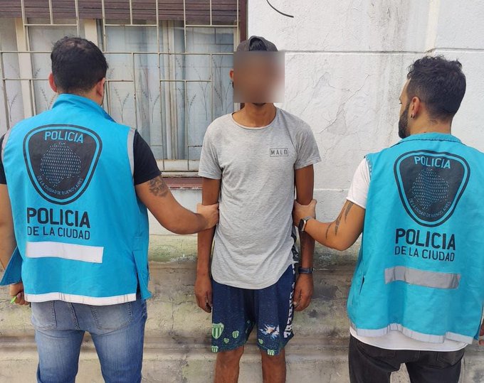 El trapito acusado de agredir a un médico en Flores y su pareja fueron detenidos por la Policía de la Ciudad