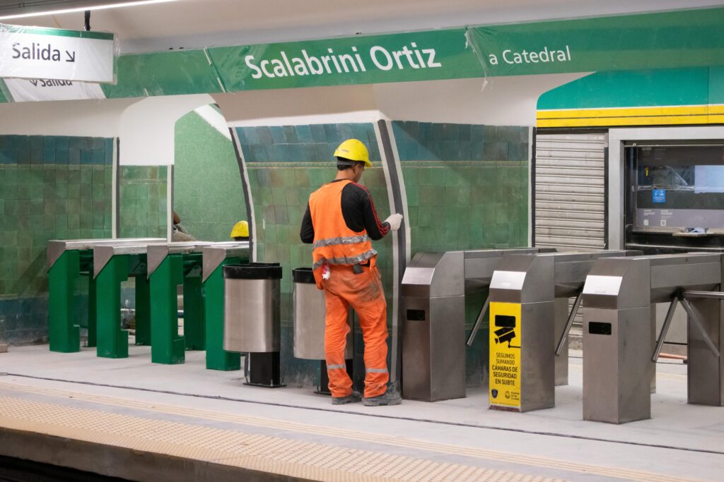 Reabrió la estación Scalabrini Ortiz tras su renovación integral