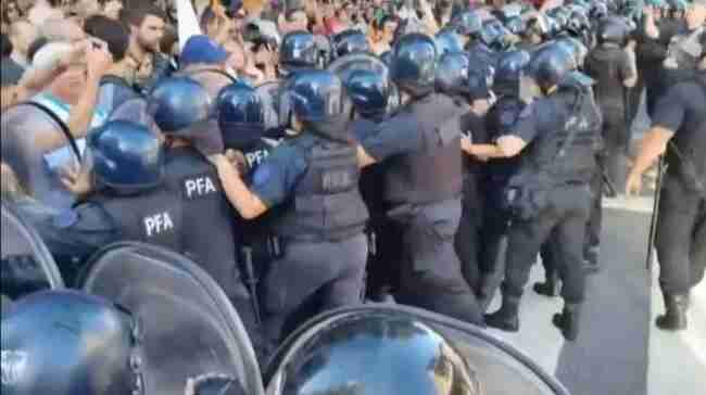 Balvanera: fuerzas federales reprimieron una protesta de jubilados y hubo dos detenidos