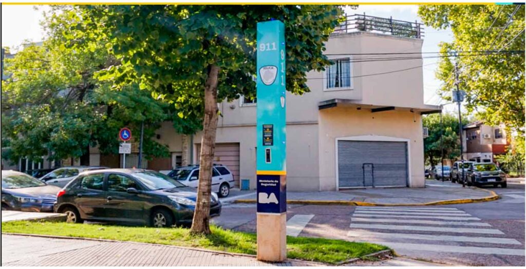 Instalaron dos Puntos Seguros en Parque Chas