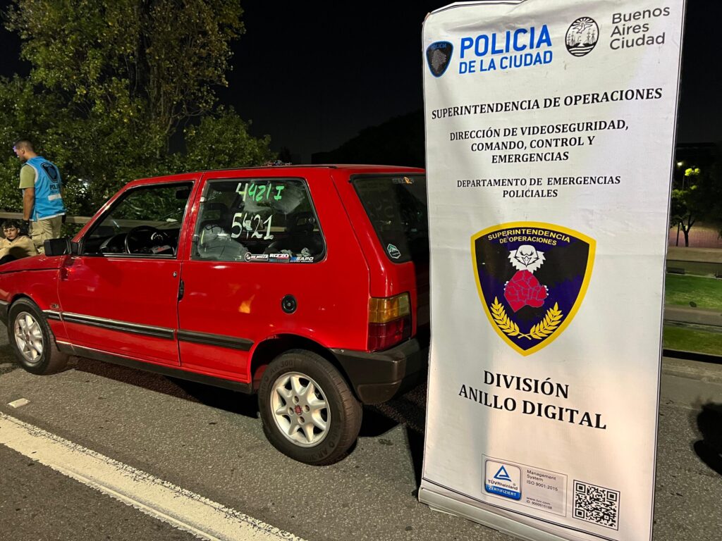 Persecución policial luego de eludir control finalizó en Barracas