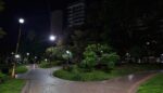 El GCBA refuerza y moderniza el alumbrado en 85 espacios verdes