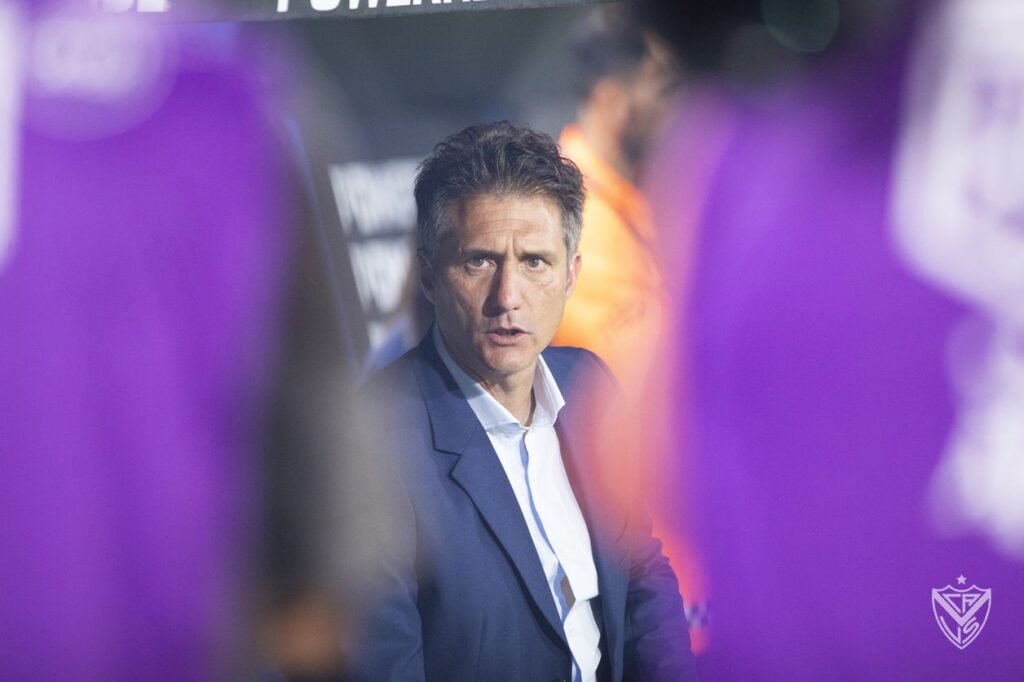 En el debut del Mellizo, Vélez cayó con Riestra