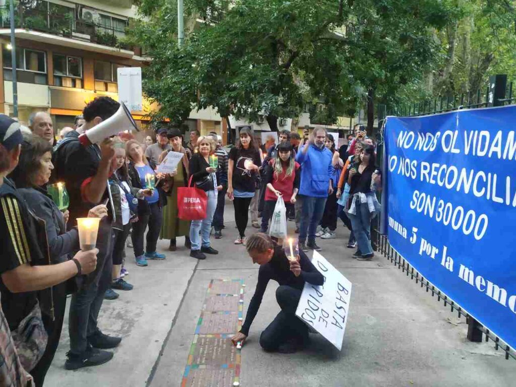 Marcha por la Memoria desde el polideportivo de Sarmiento y Medrano en Almagro hasta Plaza Boedo