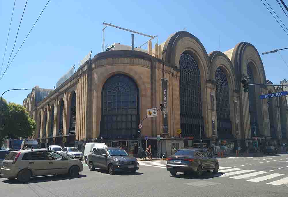 Desmantelaron un local que vendía plantillas truchas en el Abasto