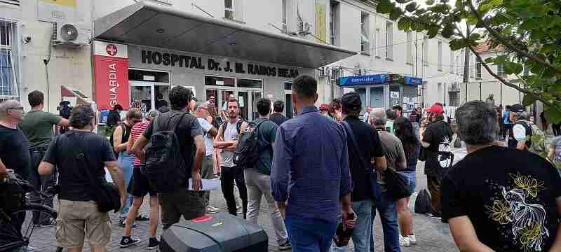 Balvanera: camarazo en apoyo a Pablo Grillo en el Hospital Ramos Mejía