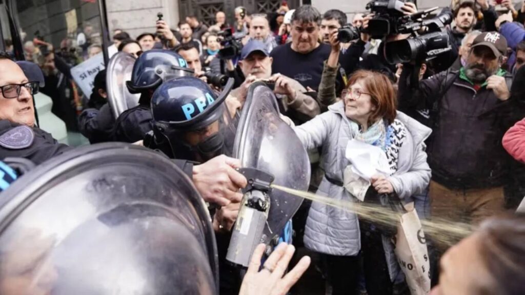 Instituciones de Saavedra se suman a la marcha de jubilados frente al Congreso